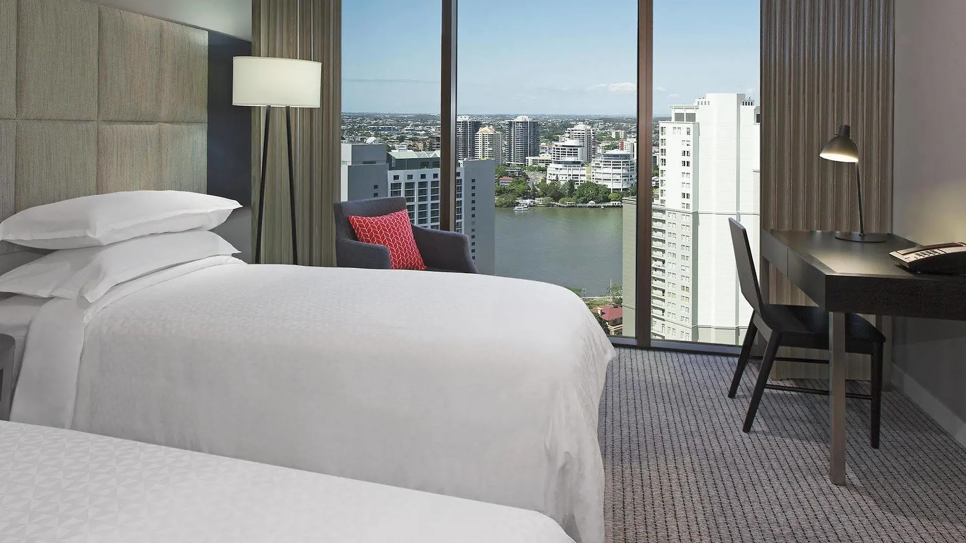 Four Points By Sheraton Brisbane 4*,