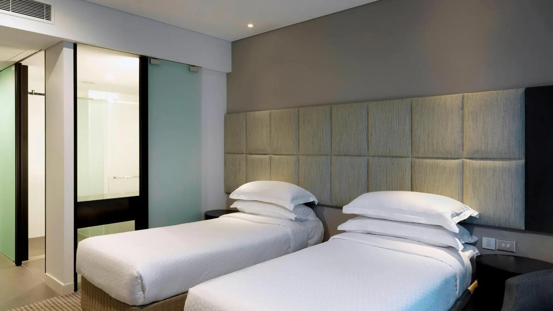 **** Отель Four Points By Sheraton Брисбен Австралия