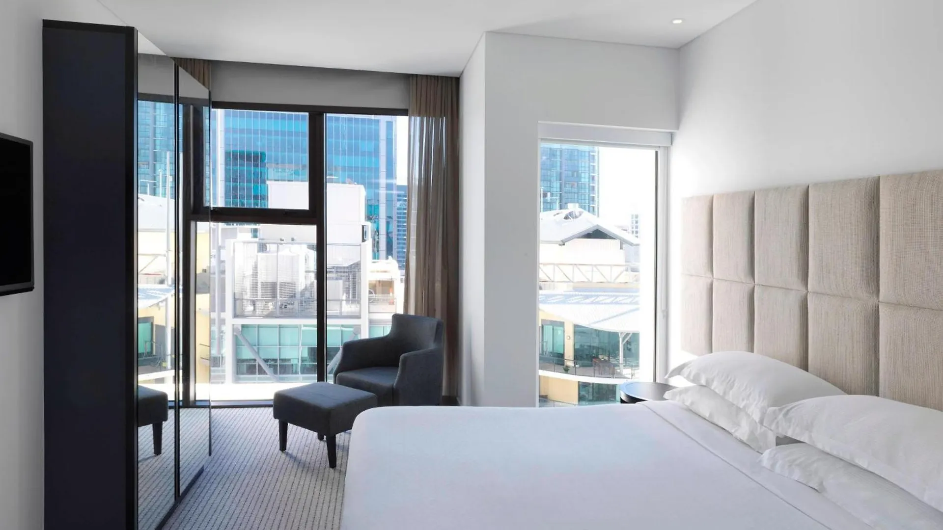 Four Points By Sheraton Брисбен 4*,  Австралия